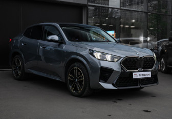 Подержанный автомобиль BMW X2 2024 года (3 фото)
