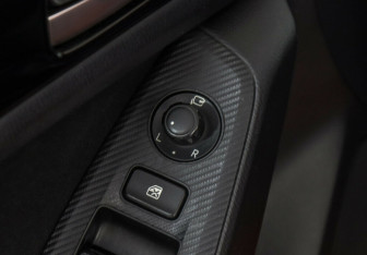 Подержанный автомобиль Mazda 3 Hatchback 2014 года (14 фото)