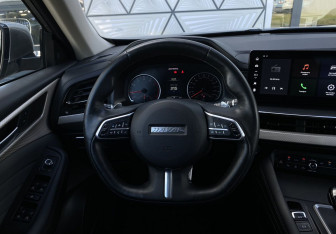 Подержанный автомобиль Haval F7 2024 года (14 фото)