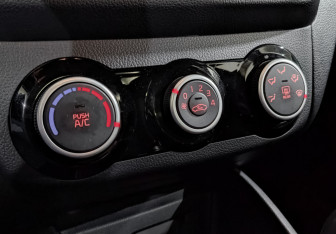 Подержанный автомобиль Kia Rio Sedan 2015 года (21 фото)