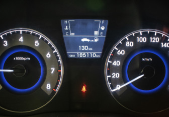 Подержанный автомобиль Hyundai Solaris Hatchback 2011 года (12 фото)