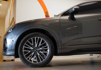 Подержанный автомобиль Audi Q3 Sportback 2020 года (35 фото)