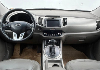 Подержанный автомобиль Kia Sportage 2011 года (9 фото)