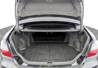 Подержанный автомобиль Toyota Camry Sedan 2016 года (10 фото)