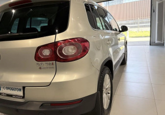 Подержанный автомобиль Volkswagen Tiguan 2010 года (8 фото)