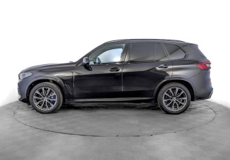 Подержанный автомобиль BMW X5 2021 года (8 фото)
