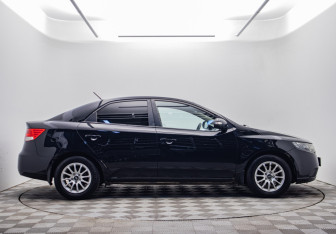 Подержанный автомобиль Kia Cerato Sedan 2009 года (4 фото)