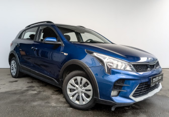 Подержанный автомобиль Kia Rio Hatchback 2021 года (3 фото)