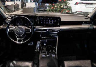 Подержанный автомобиль Kia K5 2020 года (9 фото)