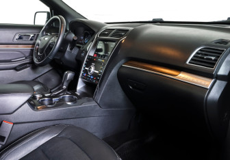 Подержанный автомобиль Ford Explorer 2019 года (14 фото)