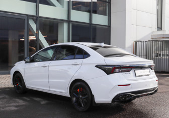 Подержанный автомобиль Omoda S5 GT 2023 года (6 фото)