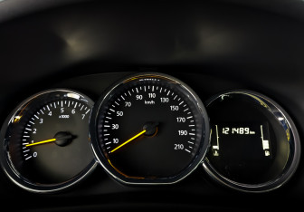 Подержанный автомобиль Renault Logan Sedan 2022 года (13 фото)