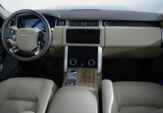 Подержанный автомобиль Land Rover Range Rover 2018 года (11 фото)