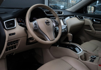 Подержанный автомобиль Nissan X-Trail 2017 года (13 фото)