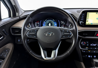 Подержанный автомобиль Hyundai Santa Fe 2020 года (22 фото)