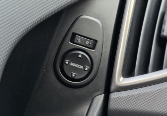 Подержанный автомобиль Hyundai Creta 2017 года (16 фото)