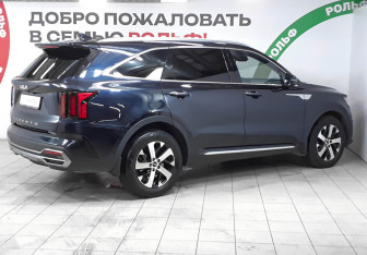 Подержанный автомобиль Kia Sorento 2021 года (4 фото)