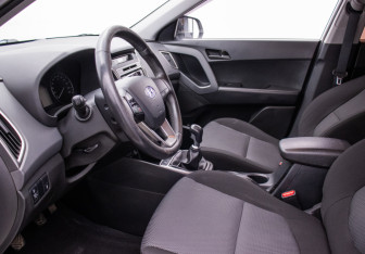 Подержанный автомобиль Hyundai Creta 2017 года (10 фото)