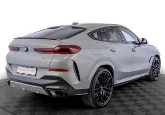 Подержанный автомобиль BMW X6 2024 года (5 фото)