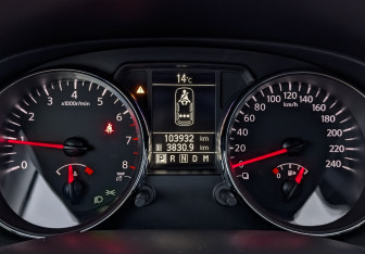 Подержанный автомобиль Nissan Qashqai 2013 года (16 фото)