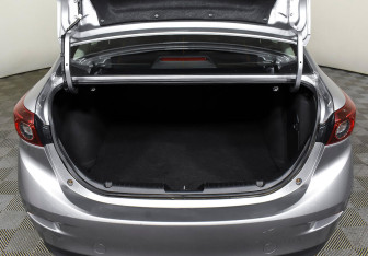 Подержанный автомобиль Mazda 3 Sedan 2015 года (15 фото)