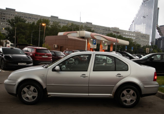 Подержанный автомобиль Volkswagen Bora Sedan 2001 года (6 фото)