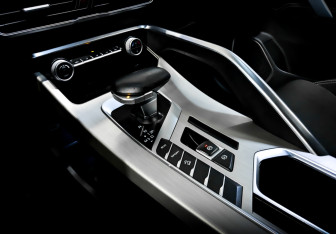 Подержанный автомобиль Geely Coolray 2022 года (25 фото)