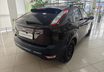 Подержанный автомобиль Ford Focus Hatchback 2010 года (5 фото)