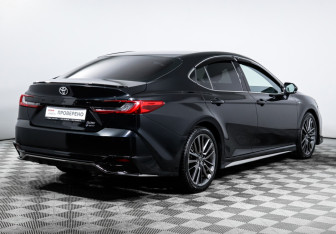 Подержанный автомобиль Toyota Camry Sedan 2024 года (5 фото)