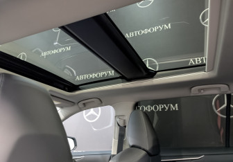 Подержанный автомобиль Toyota RAV4 2025 года (23 фото)