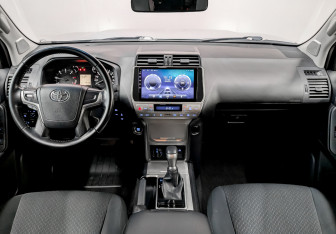 Подержанный автомобиль Toyota Land Cruiser Prado 2019 года (14 фото)