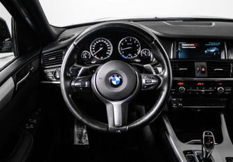Подержанный автомобиль BMW X4 2018 года (24 фото)