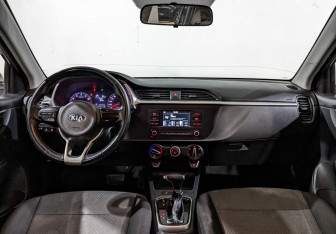 Подержанный автомобиль Kia Rio Hatchback 2021 года (12 фото)