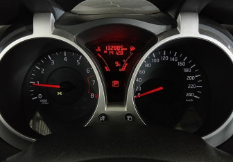 Подержанный автомобиль Nissan Juke 2014 года (13 фото)