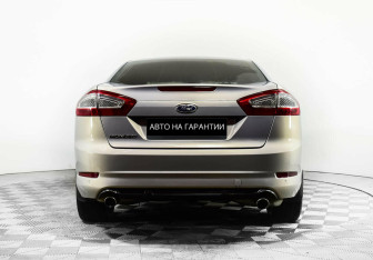 Подержанный автомобиль Ford Mondeo Sedan 2012 года (4 фото)