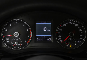 Подержанный автомобиль Volkswagen Scirocco 2011 года (11 фото)