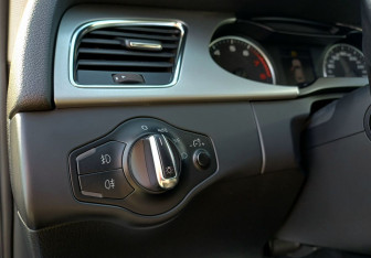 Подержанный автомобиль Audi A4 Sedan 2008 года (17 фото)