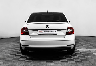 Подержанный автомобиль Skoda Octavia Liftback 2017 года (6 фото)