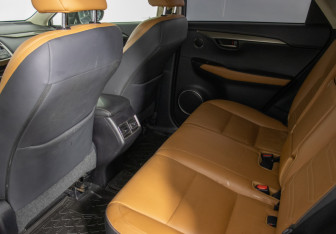 Подержанный автомобиль Lexus NX 2018 года (11 фото)