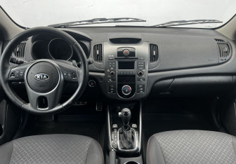 Подержанный автомобиль Kia Cerato Sedan 2011 года (12 фото)