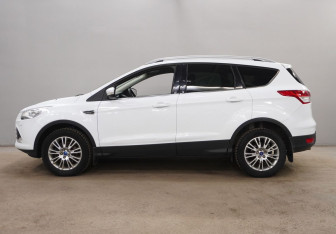 Подержанный автомобиль Ford Kuga 2015 года (8 фото)