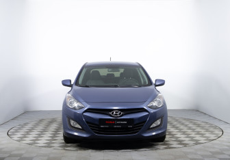 Подержанный автомобиль Hyundai i30 Hatchback 2013 года (2 фото)