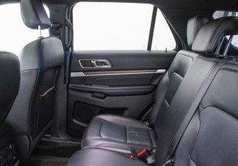 Подержанный автомобиль Ford Explorer 2018 года (11 фото)