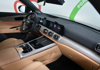 Подержанный автомобиль Jaecoo J8 2024 года (7 фото)