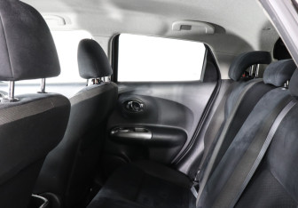 Подержанный автомобиль Nissan Juke 2013 года (10 фото)