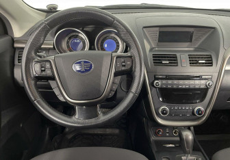 Подержанный автомобиль FAW Besturn X80 2018 года (8 фото)