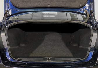 Подержанный автомобиль Subaru Legacy Sedan 2019 года (9 фото)