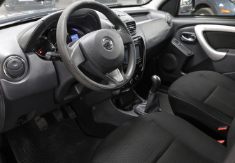 Подержанный автомобиль Nissan Terrano 2017 года (16 фото)