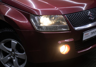 Подержанный автомобиль Suzuki Grand Vitara 2005 года (20 фото)