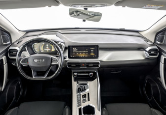 Подержанный автомобиль Geely Coolray 2022 года (14 фото)